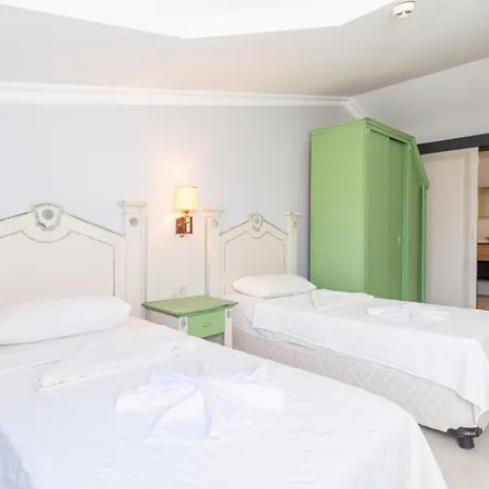 Melek Paradise فيلة داليان